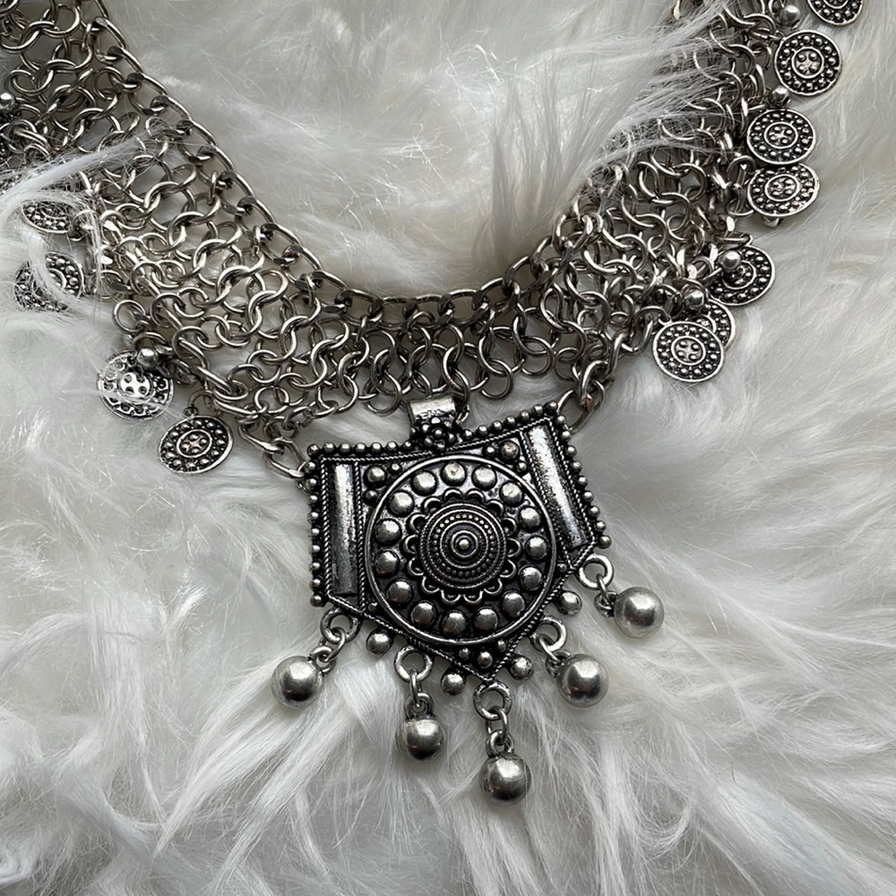 Vintage Style Necklace.